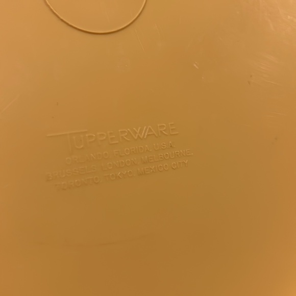 Vintage Tupperware Caketaker 🎂 - Picture 4 of 8